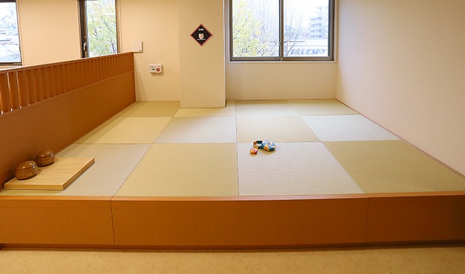 3Fの談話室には、ほっと落ち着ける畳のスペースも。