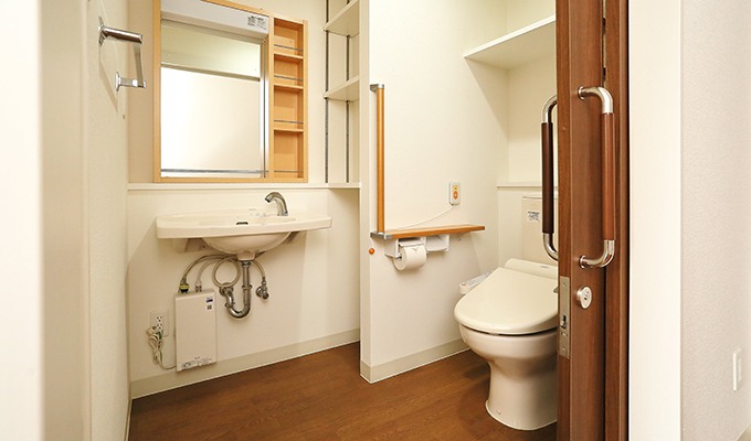 洗面・トイレにも収納をたくさん造ってあります。