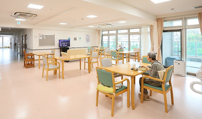 共用のリビング・ダイニングは開放的な空間です。