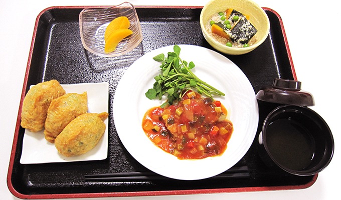 バラエティー豊かなメニューはご入居者に大好評です。