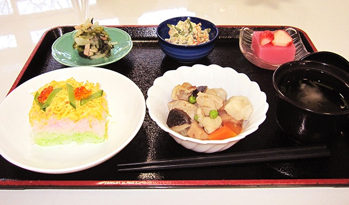 イベントの際のお食事は、見た目も華やかなご馳走です。