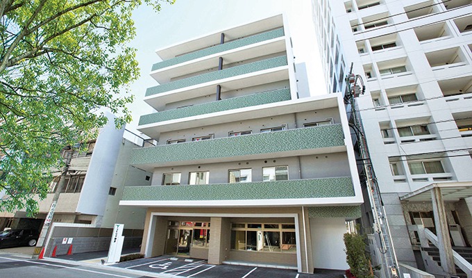 福岡地所グループが手がける『ユトリア博多』。九州では珍しい複合型施設です。
