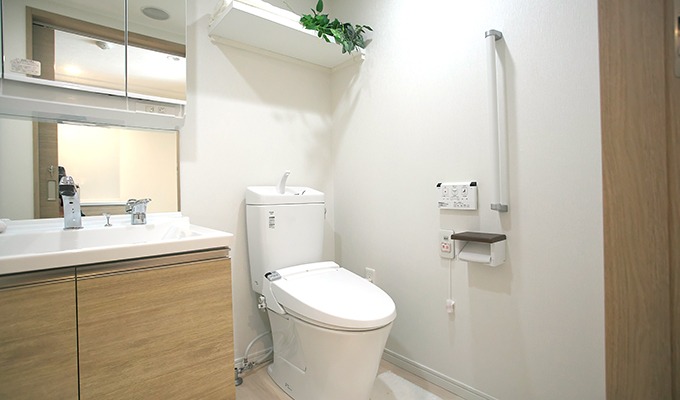 洗面やトイレも清潔感ある機能的な造りです。
