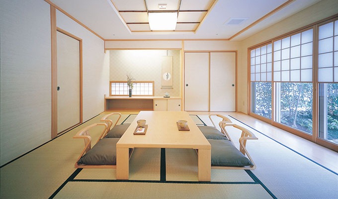 お茶会なども催される和室「草庵」。ゲストルームも兼ねており、ご家族も宿泊できます。