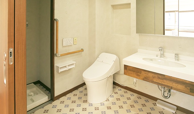 Cタイプ居室（77.66㎡）の洗面、トイレです。
