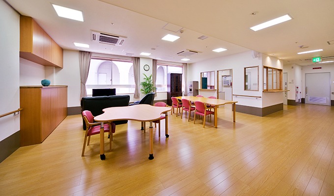 介護フロアの食堂兼談話スペースは、ご入居者の憩いの空間です。